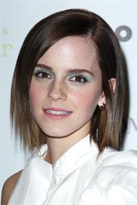 Emma Watson Photos Photos - Red Carpet Arrivals at the Met 