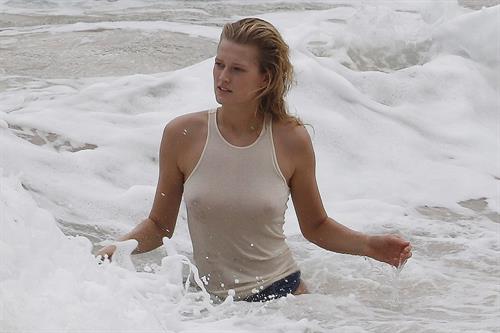 Toni Garrn - breasts