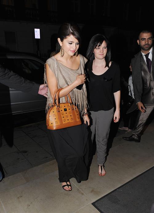 Selena Gomez Pictures Selena Gomez enjoys a night out at Nobu restaurant in London on July 5, 2011