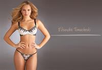 Elisandra Tomacheski in lingerie