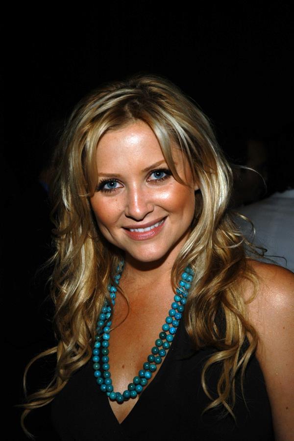 Jessica Capshaw