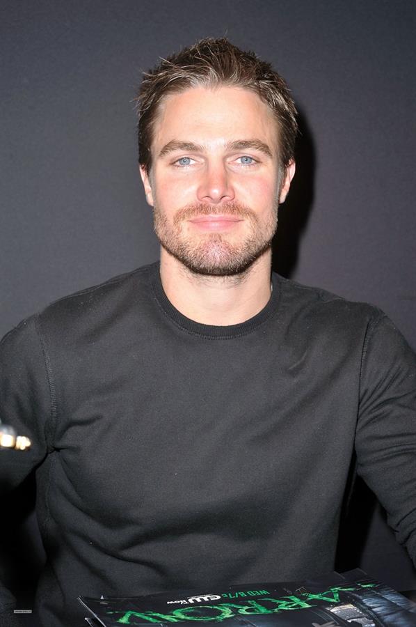 Stephen Amell