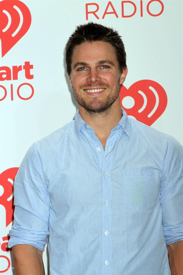 Stephen Amell