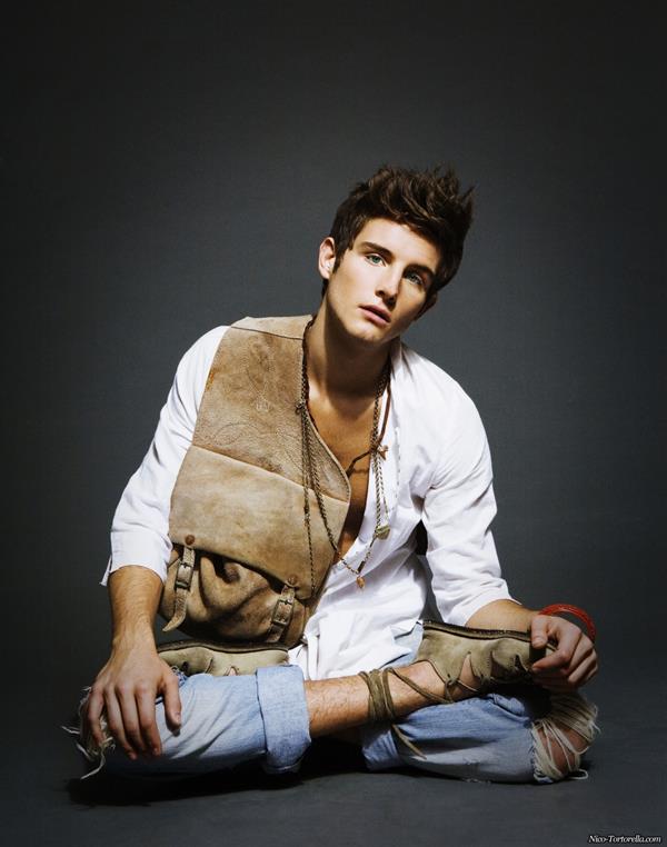 Nico Tortorella