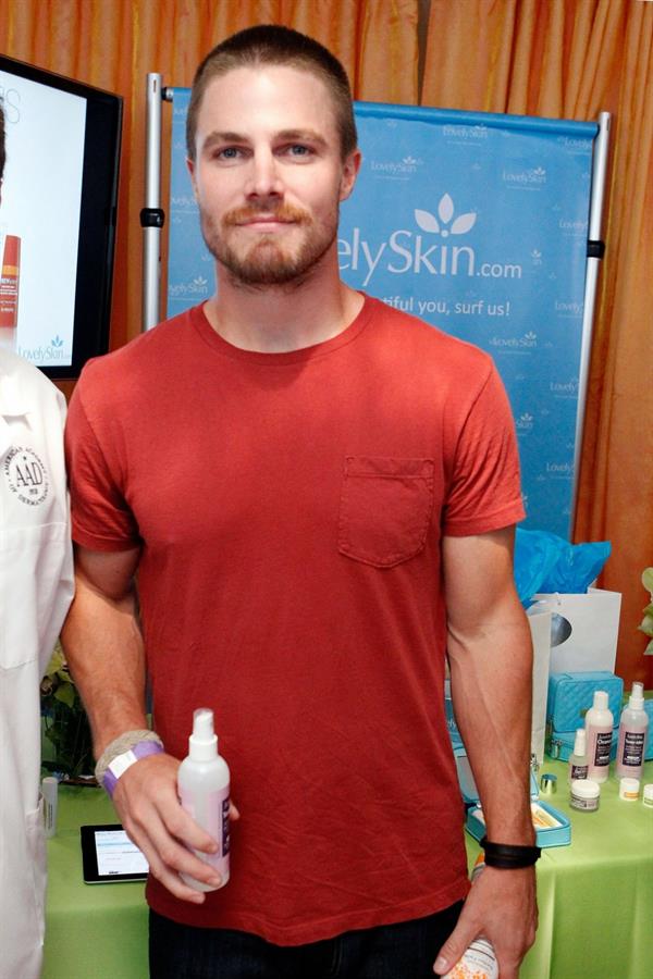 Stephen Amell