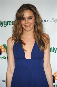 Alicia Silverstone attends the 2009 Heart of Green Awards at Hearst Tower
