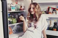 Pregnant Amanda Booth - At home - June 14, 2014  