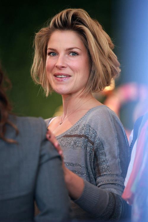 Amy Smart, Ali Larter and Jessica Alba at Splendid Store opening with Crafting Community and Baby2baby on December 4, 2011