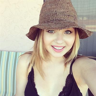 Torri Webster taking a selfie