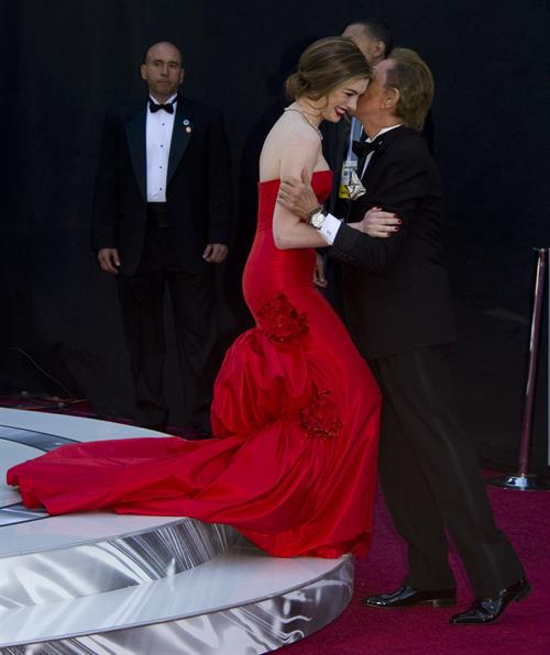Anne Hathaway Pictures Anne Hathaway 83rd annual Academy Awards in Hollywood on February 27, 2011