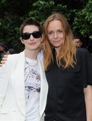 Anne Hathaway Stella McCartney Spring 2012 Presentation Dinner on June 11, 2012