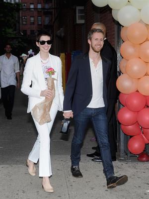Anne Hathaway Stella McCartney Spring 2012 Presentation Dinner on June 11, 2012