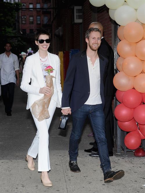 Anne Hathaway Pictures Anne Hathaway Stella McCartney Spring 2012 Presentation Dinner on June 11, 2012