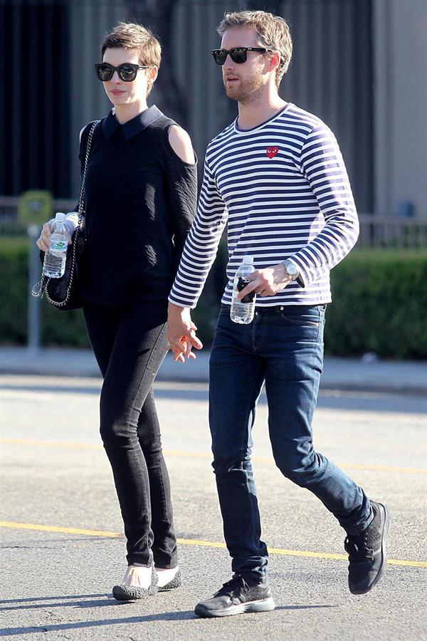 Anne Hathaway shopping in Los Angeles on June 22, 2012