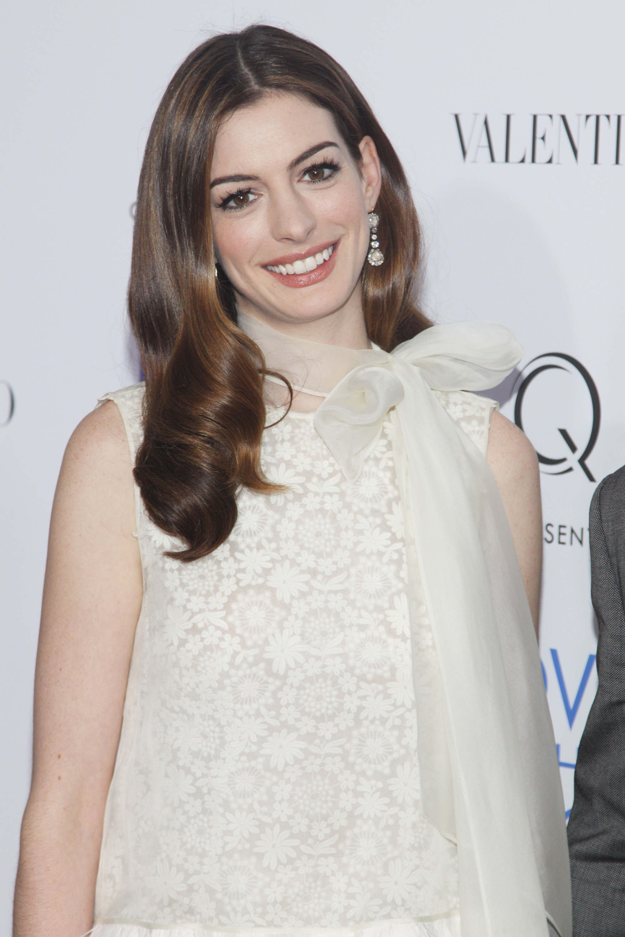 Anne Hathaway Love & Other Drugs screening at the DGA Theater in New York City on November 16, 2010