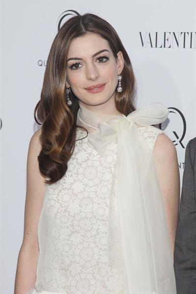 Anne Hathaway Love & Other Drugs screening at the DGA Theater in New York City on November 16, 2010