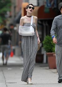 Anne Hathaway out for lunch in Brooklyn New York City on May 30, 2012