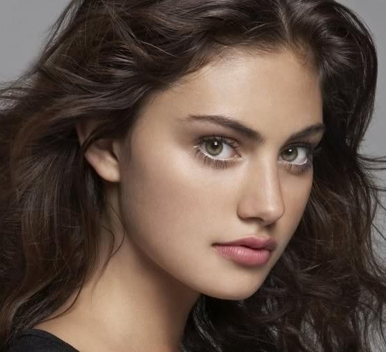 Phoebe Tonkin