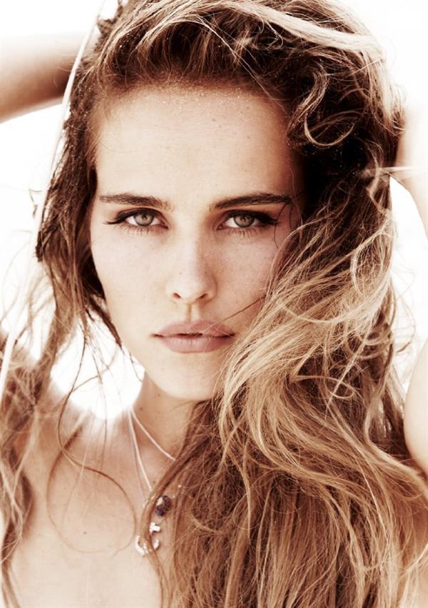 Isabel Lucas