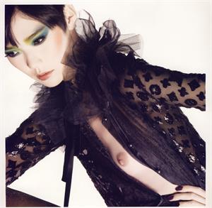 Tao Okamoto taking a selfie