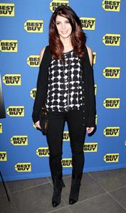 Ashley Greene Twilight Saga Eclipse signing Best Buy in New York on December 17, 2010