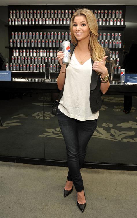 Amber Lancaster Stuff You Must Lounge produced by On 3 Productions on January 14, 2011