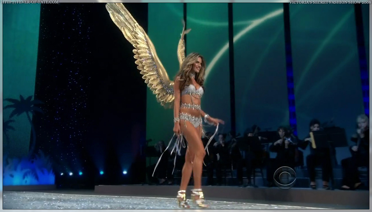 Alessandra Ambrosio in lingerie