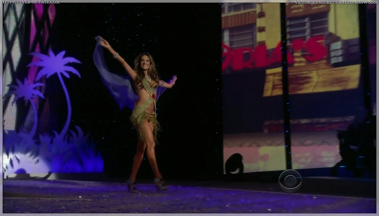 Alessandra Ambrosio in lingerie