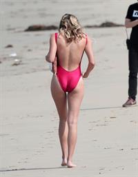 Keeley Hazell Bikini Pictures Keeley Hazell in a bikini - ass