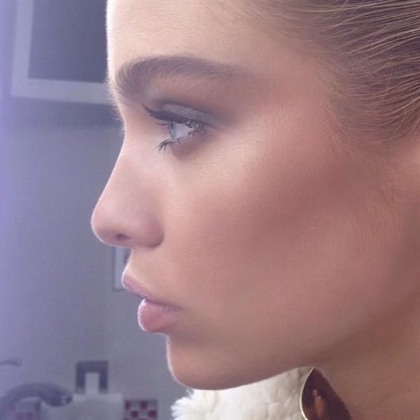 Stella Maxwell