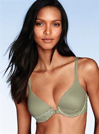 Lais Ribeiro in lingerie