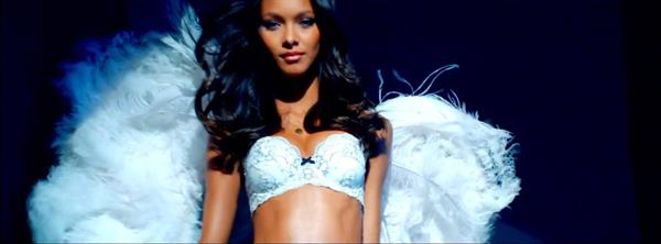 Lais Ribeiro in lingerie