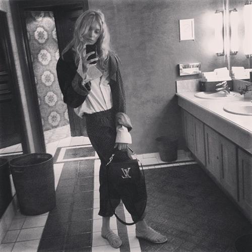 Elsa Hosk taking a selfie