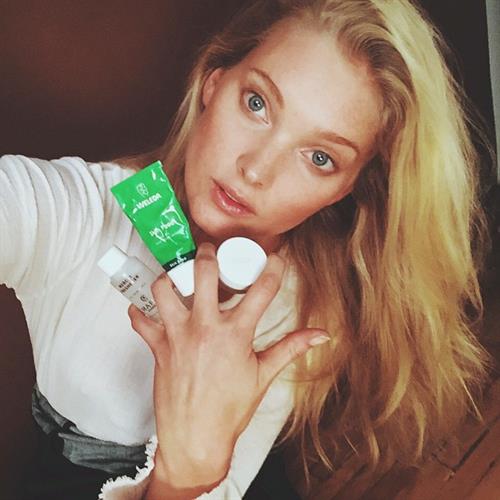 Elsa Hosk taking a selfie