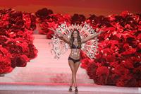 Alessandra Ambrosio in lingerie