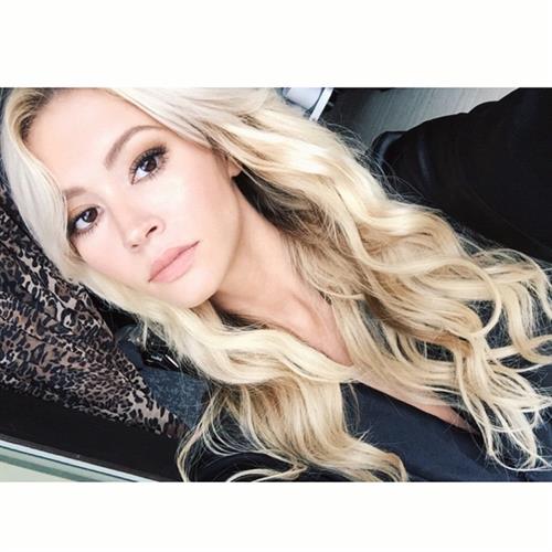 Bryana Holly taking a selfie