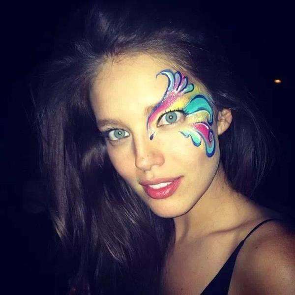 Emily DiDonato taking a selfie