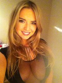 Lauren Hanley taking a selfie