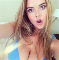 Lauren Hanley taking a selfie