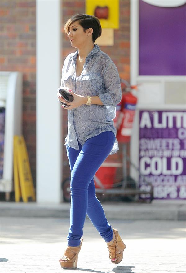 Frankie Sandford - Spotted in London Town (03.05.2013) 