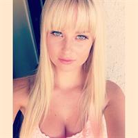 Genevieve Morton taking a selfie