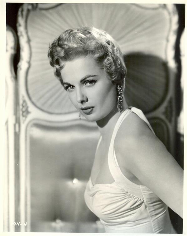 Martha Hyer