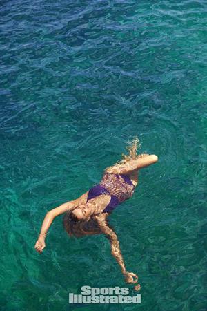 Robyn Lawley - Sports Illustrated Swimsuit 2016