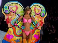 Karlie Kloss in lingerie