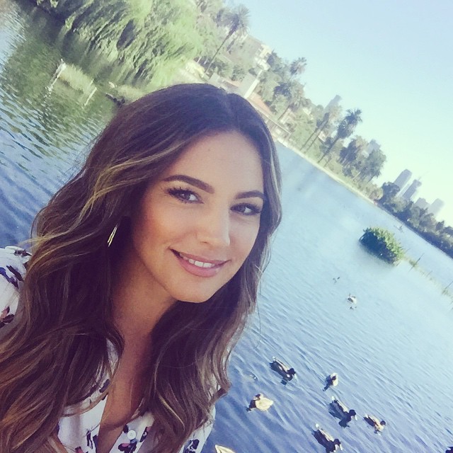 Kelly Brook taking a selfie