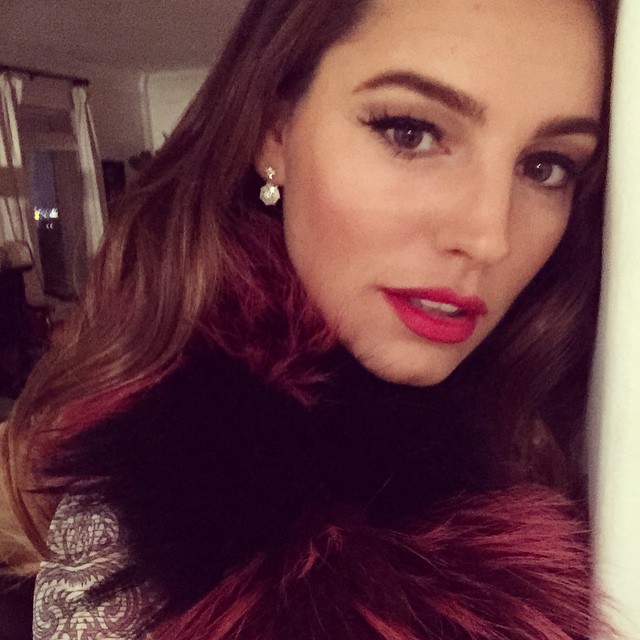 Kelly Brook taking a selfie