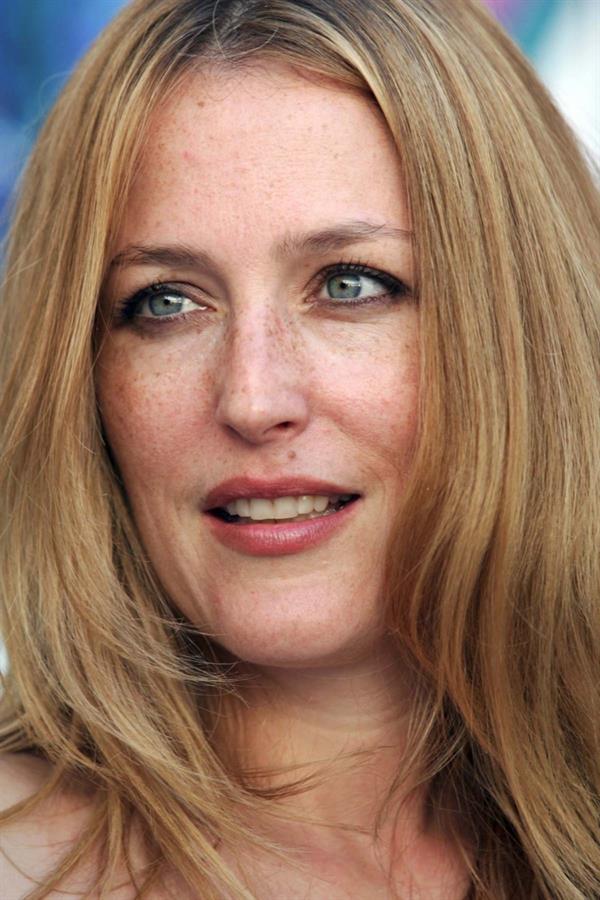 Gillian Anderson