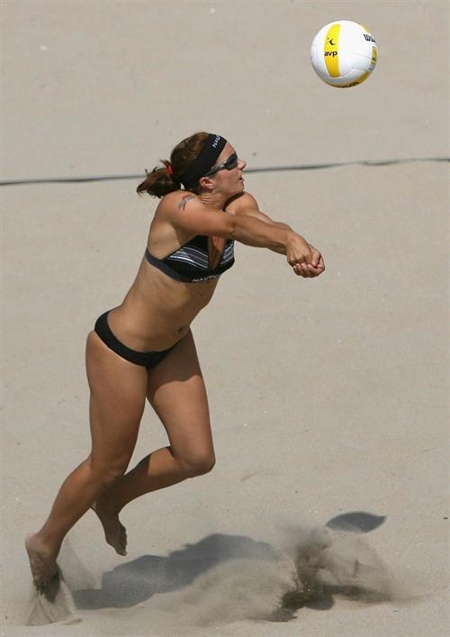 Misty May Treanor Bikini Pictures Misty Elizabeth May-Treanor is an American professional beach volleyball player best known for playing with Kerri Walsh in the Olympics in Athens 2004, Beijing 2008 and London 2012.
She also teamed up with Holly McPeak for the Sydney 2000 Olympics