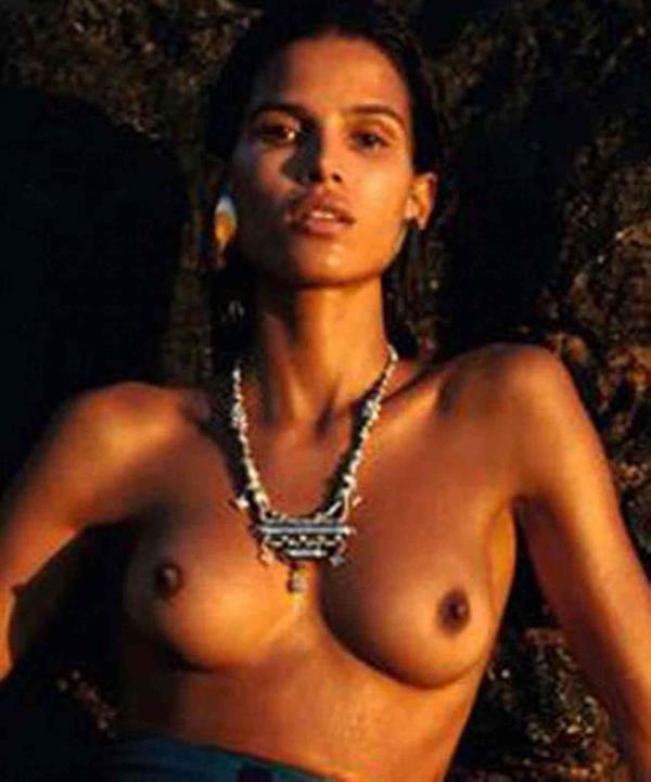 Raica Oliveira - breasts