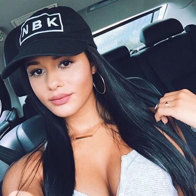 Katya Elise Henry taking a selfie